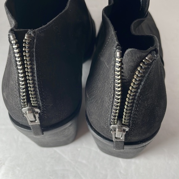 7.5 EILEEN FISHER SHOE BOOTS Black Suede Cross Strap Back Zip Block Heel Booties - Picture 10 of 14